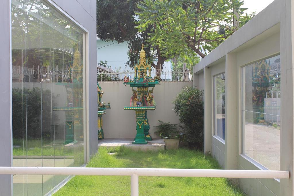 Utd Apartments Sukhumvit Ban Khlong Nang Li Buitenkant foto