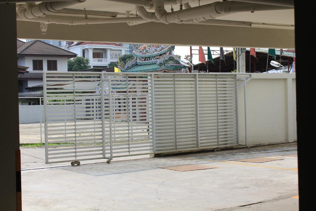 Utd Apartments Sukhumvit Ban Khlong Nang Li Buitenkant foto